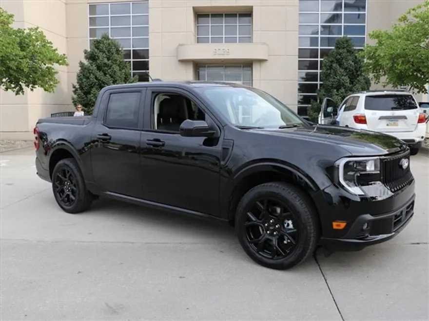 2025 Ford Maverick photo 1
