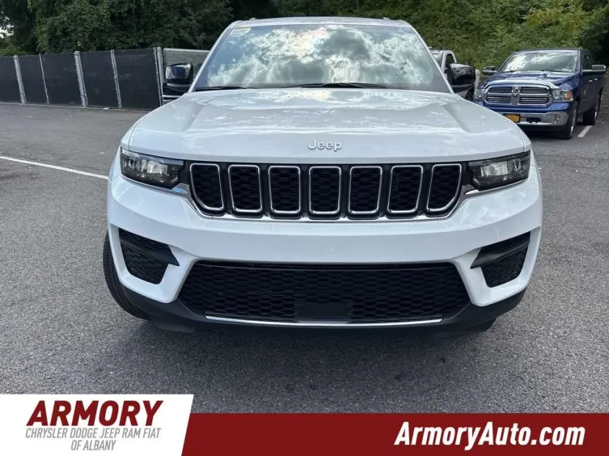 2025 Jeep Grand Cherokee Laredo X photo 1