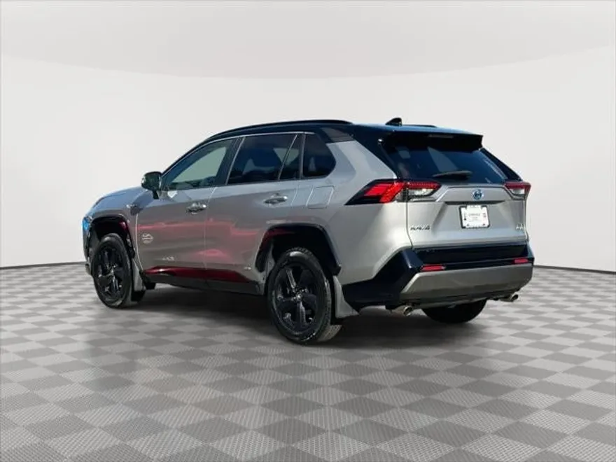 2019 Toyota RAV4 Hybrid XSE photo 1