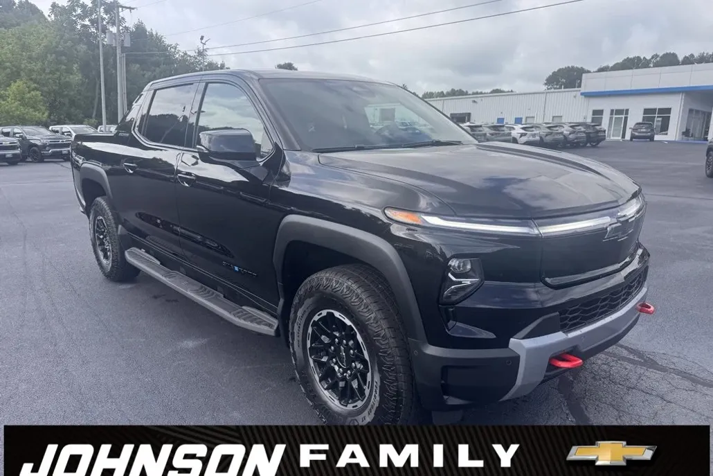 2026 Chevrolet Silverado EV Trail Boss photo 1