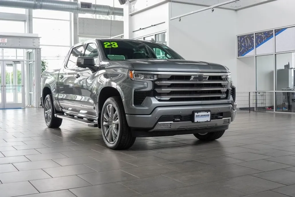 2023 Chevrolet Silverado 1500 High Country photo 1