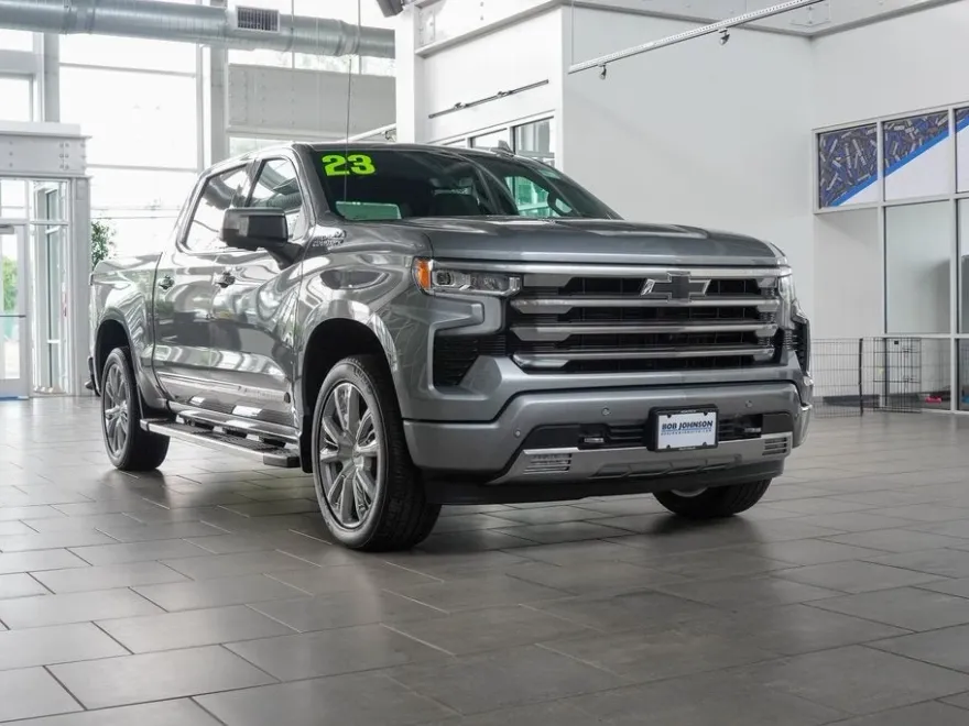 2023 Chevrolet Silverado 1500 High Country photo 1