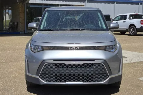 2023 Kia Soul LX photo 2