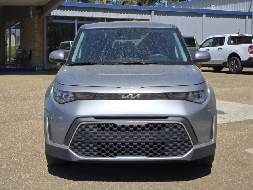 2023 Kia Soul LX photo 2