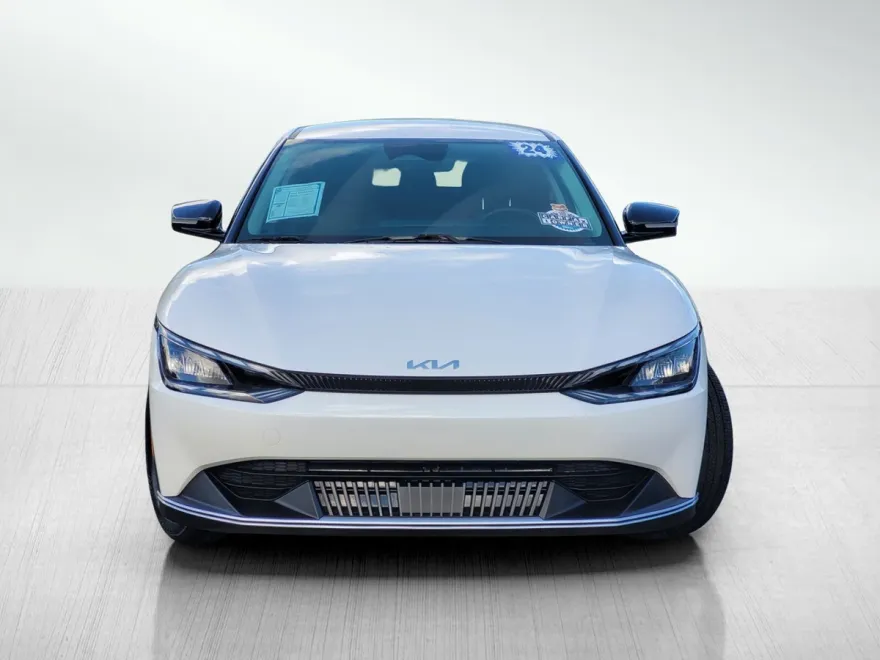 2024 Kia EV6 Light photo 1