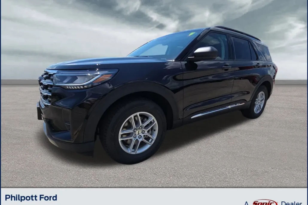 2025 Ford Explorer photo 1