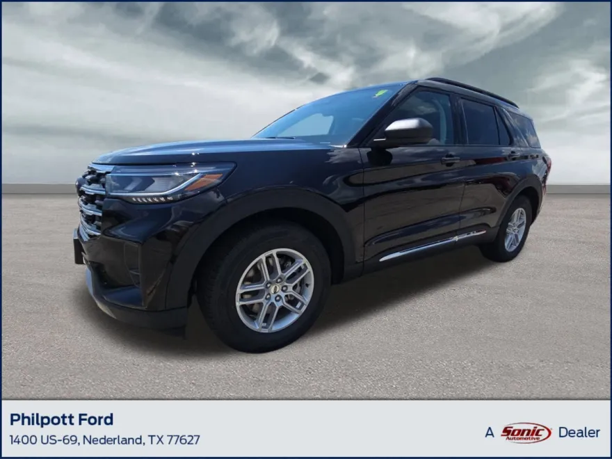 2025 Ford Explorer photo 1