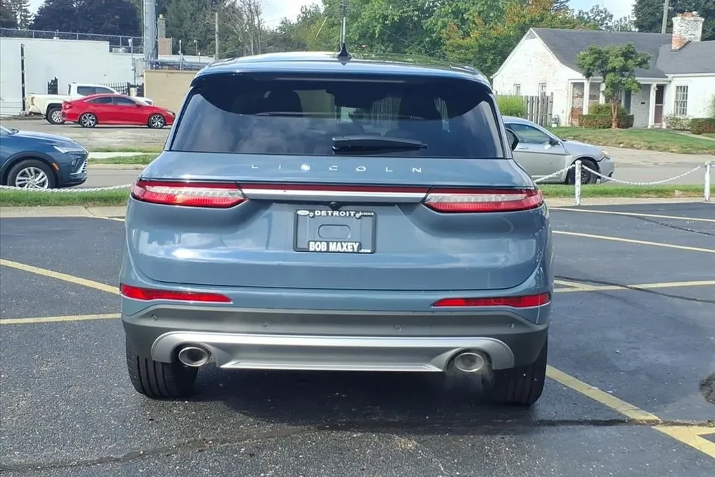2023 Lincoln Corsair Standard photo 1
