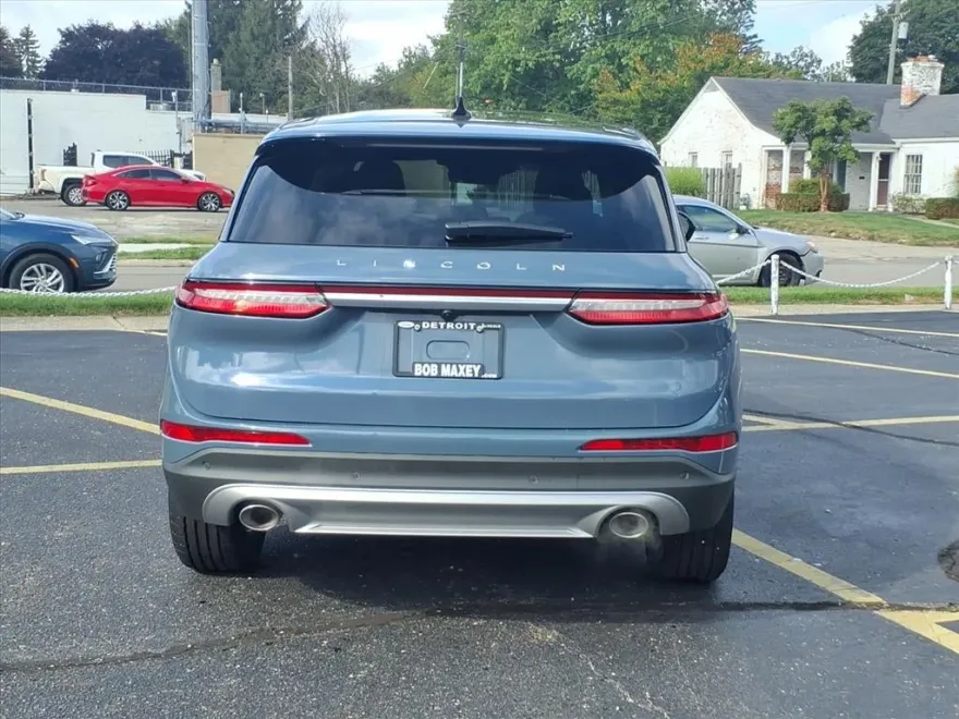 2023 Lincoln Corsair Standard photo 1