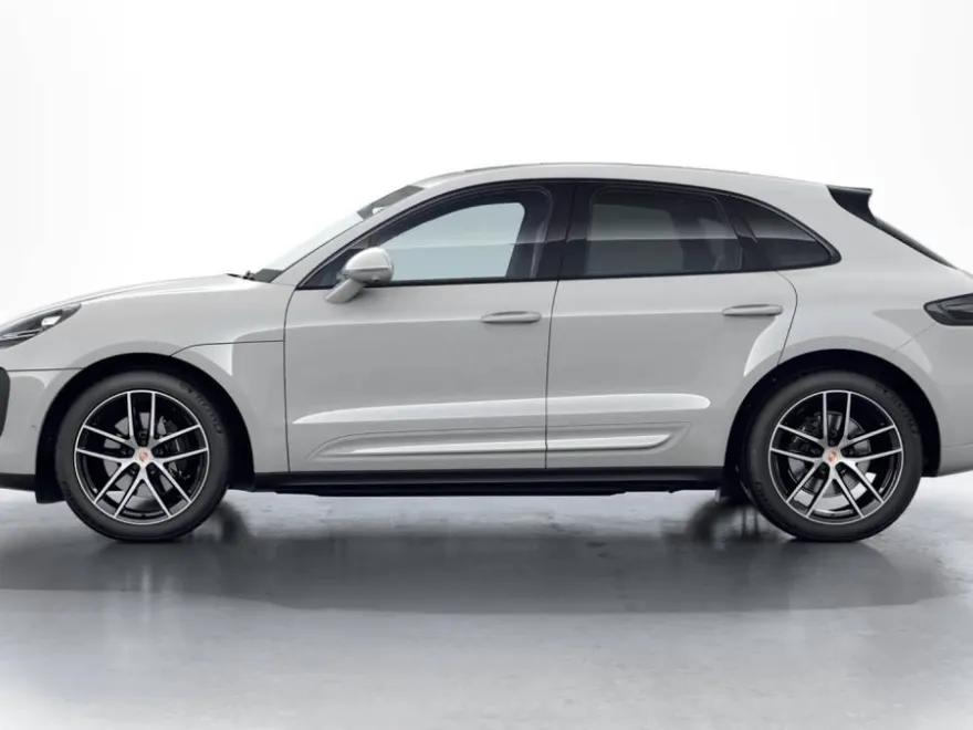 2026 Porsche Macan T photo 1