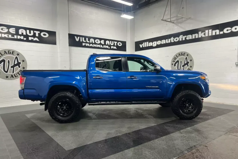 2017 Toyota Tacoma Limited photo 1