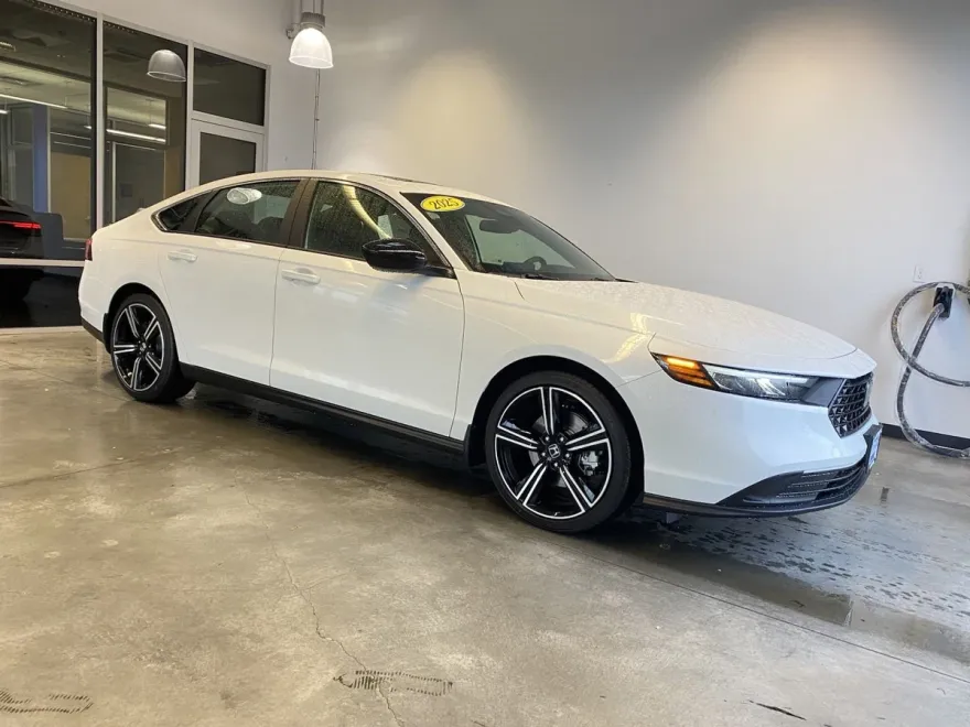 2025 Honda Accord Hybrid Sport photo 1