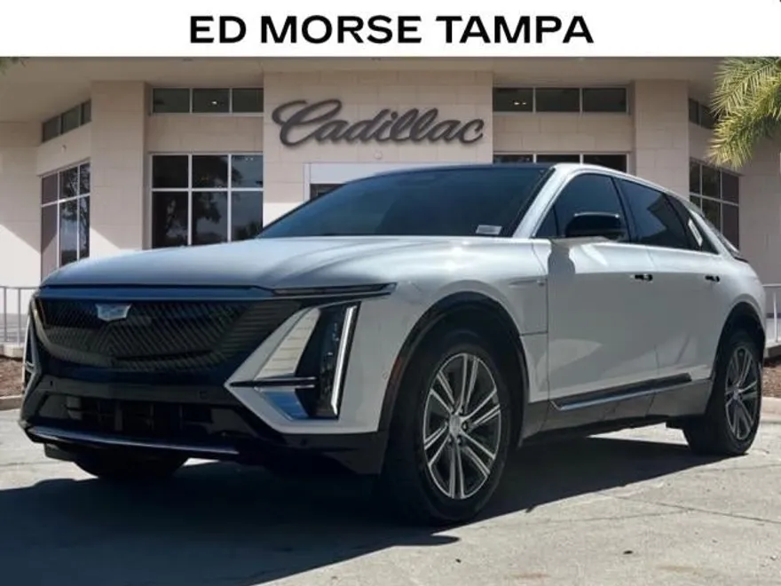 2025 Cadillac Lyriq Luxury photo 1