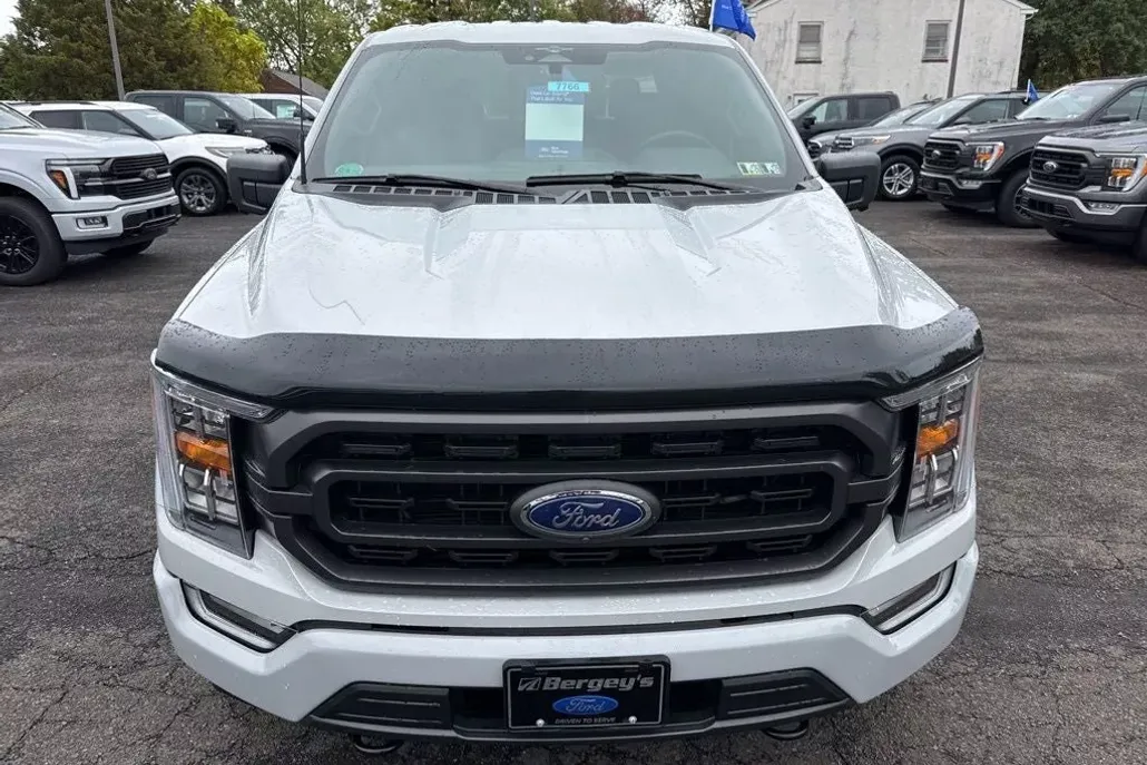 2023 Ford F-150 XLT photo 1