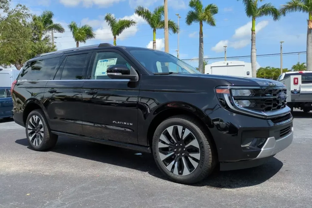 2025 Ford Expedition MAX Platinum photo 1