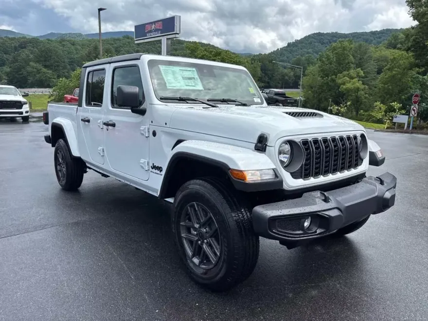 2025 Jeep Gladiator Sport S photo 1