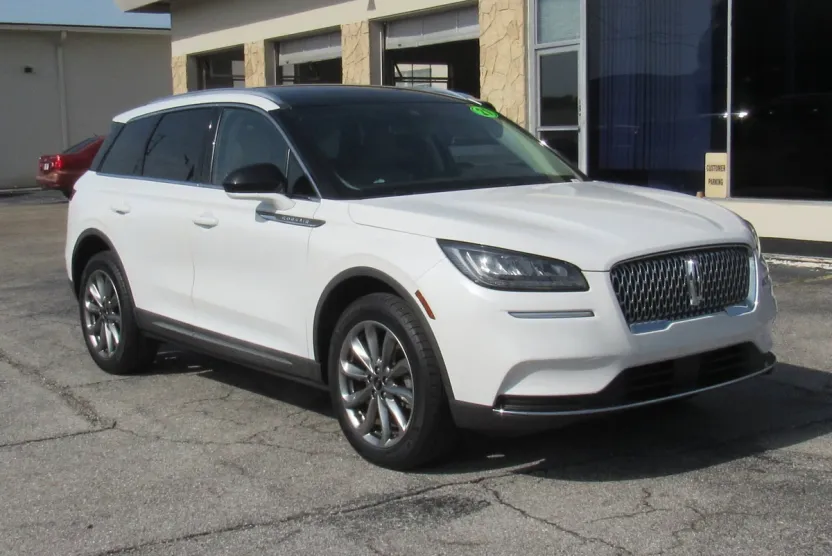 2021 Lincoln Corsair Standard photo 1