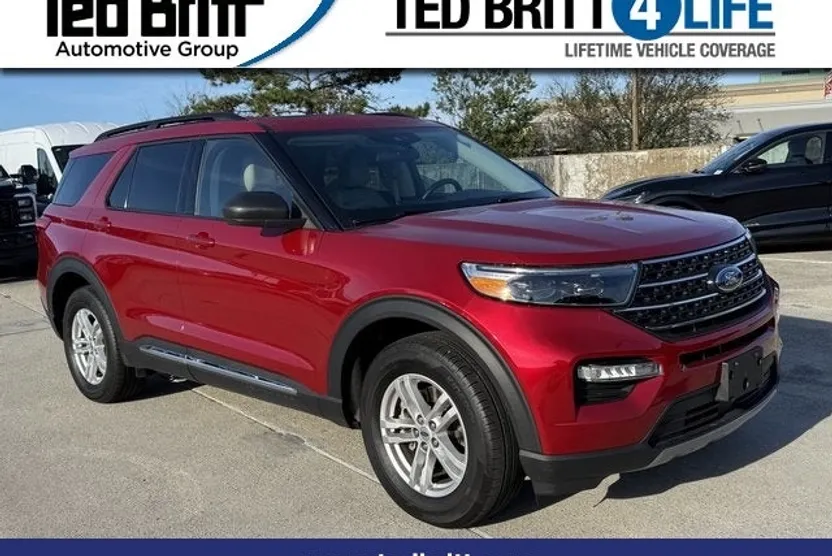2023 Ford Explorer XLT photo 1