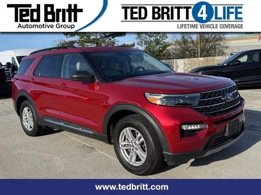 2023 Ford Explorer XLT photo 1