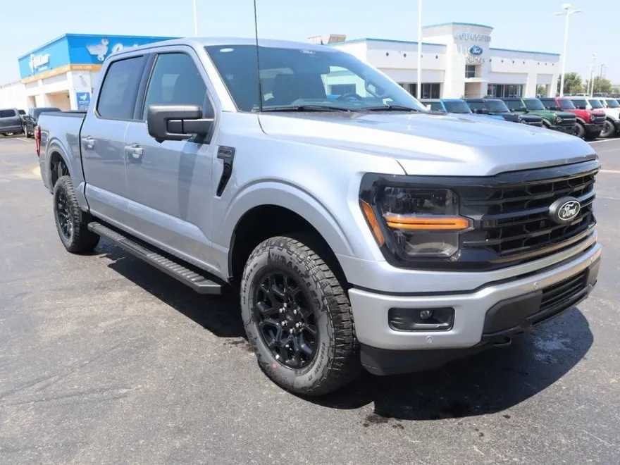 2025 Ford F-150 XLT photo 1