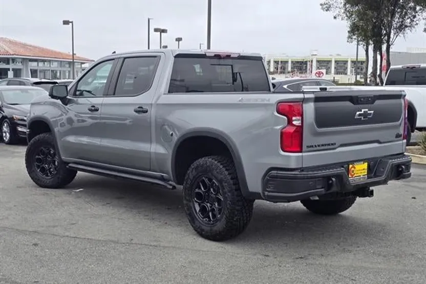 2024 Chevrolet Silverado 1500 ZR2 photo 1
