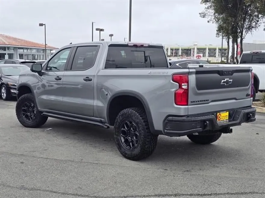 2024 Chevrolet Silverado 1500 ZR2 photo 1
