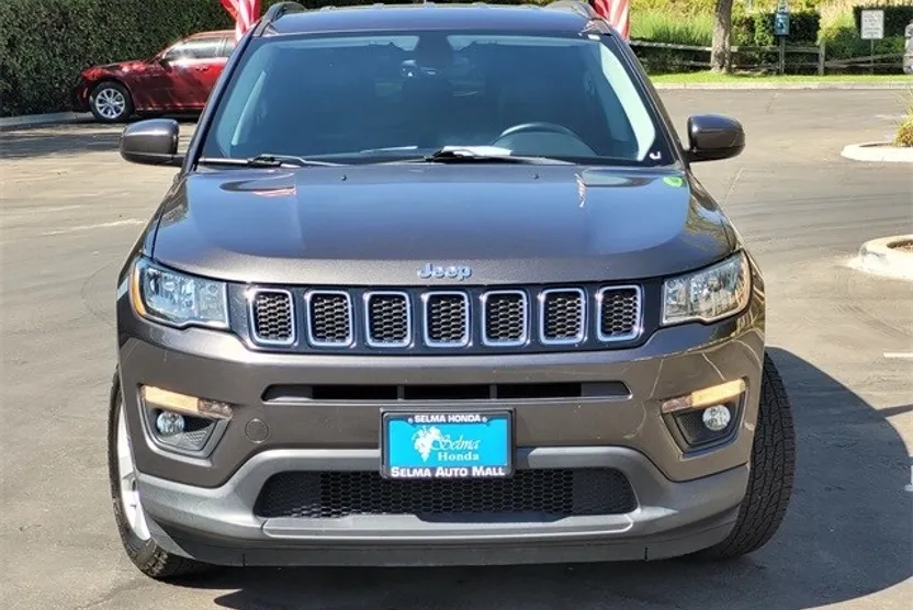 2018 Jeep Compass Latitude photo 1