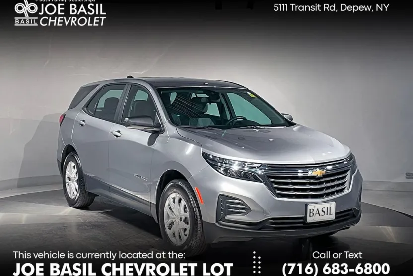 2023 Chevrolet Equinox LS photo 1