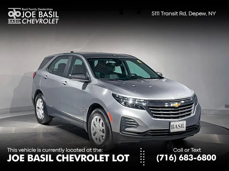 2023 Chevrolet Equinox LS photo 1