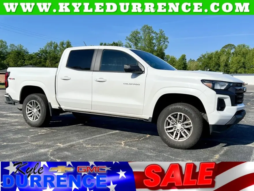 2024 Chevrolet Colorado LT photo 1