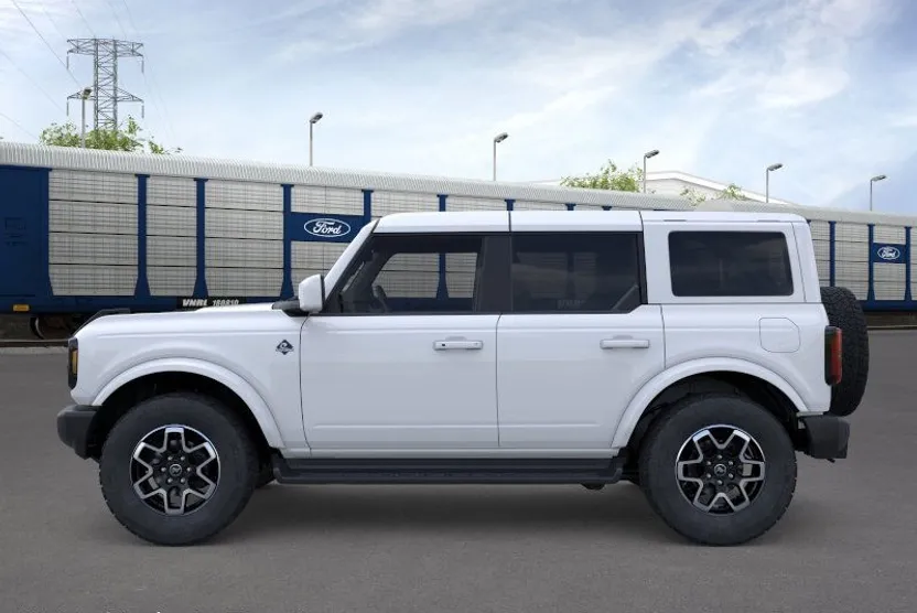 2025 Ford Bronco Outer Banks photo 1