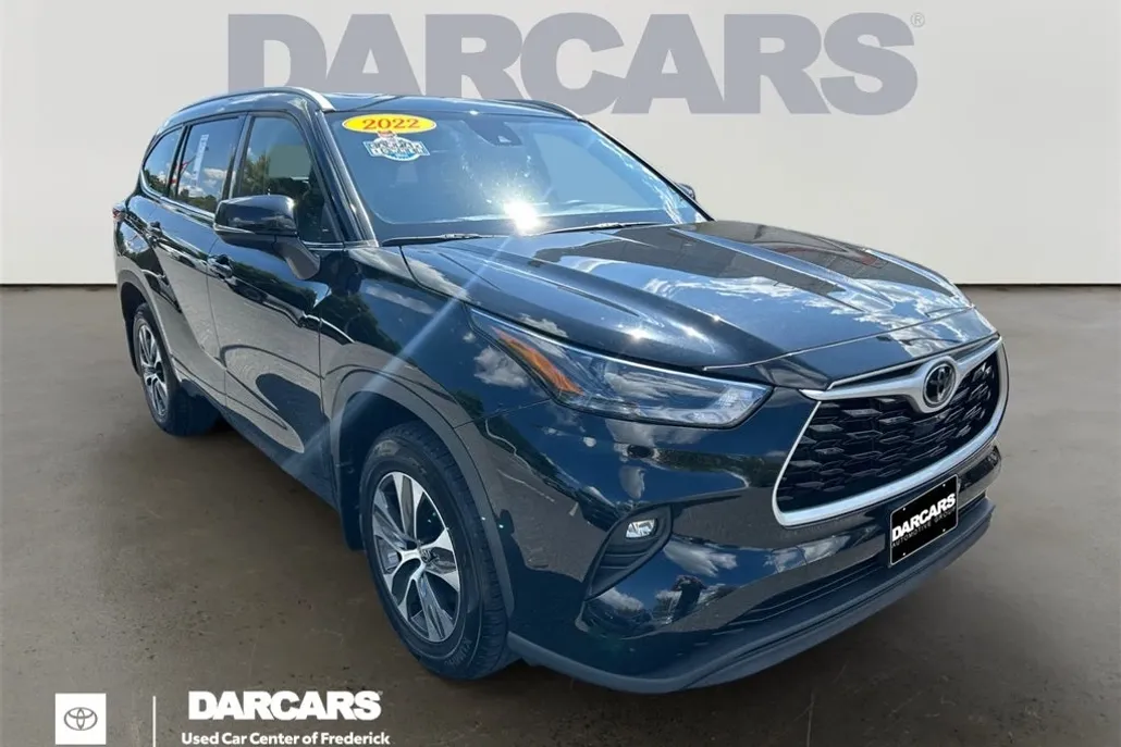 2022 Toyota Highlander XLE photo 1