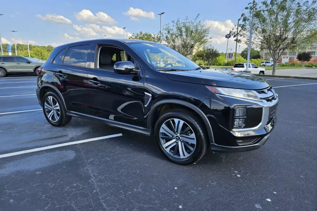 2024 Mitsubishi Outlander Sport SE photo 1