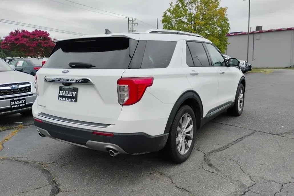 2023 Ford Explorer Limited photo 1
