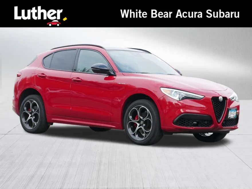 2022 Alfa Romeo Stelvio Ti Sport photo 1