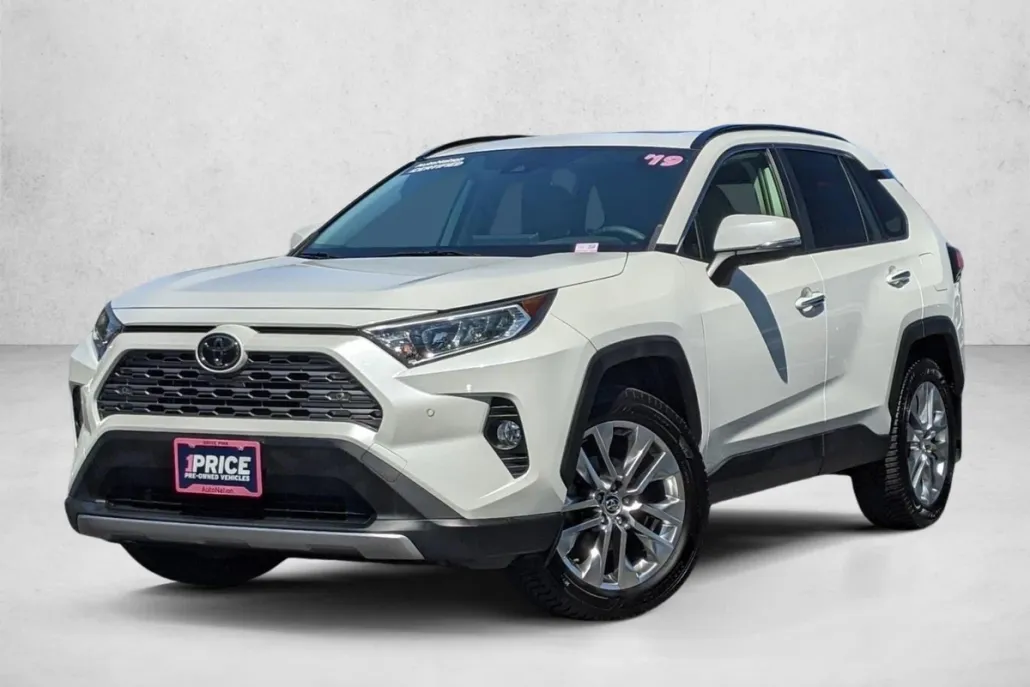 2019 Toyota RAV4 Limited photo 1