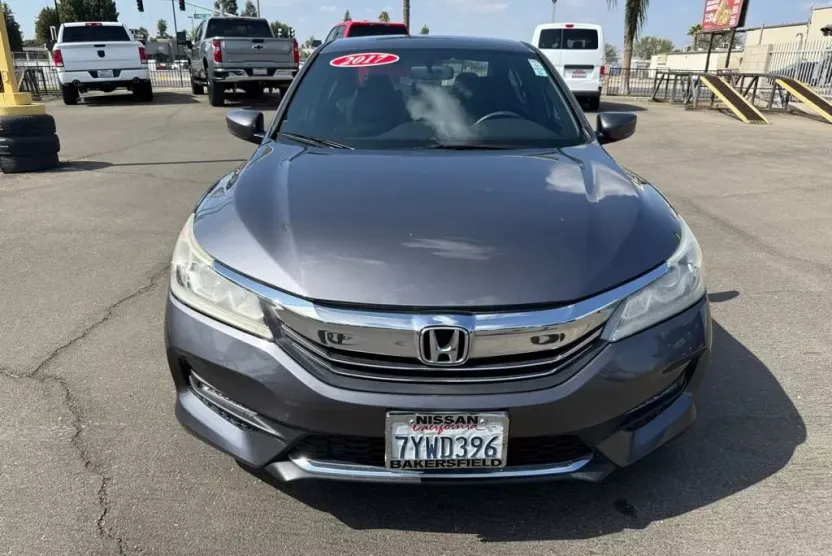 2017 Honda Accord Sport photo 1