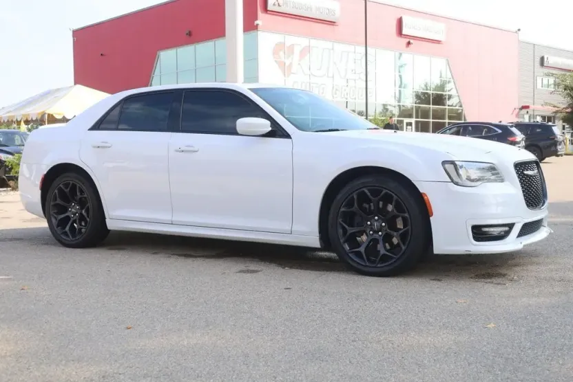 2020 Chrysler 300 S photo 1