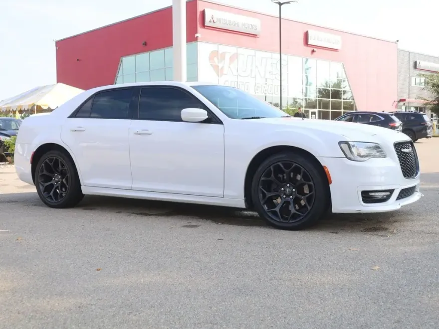 2020 Chrysler 300 S photo 1