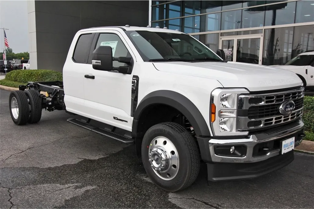 2024 Ford F-450 photo 1