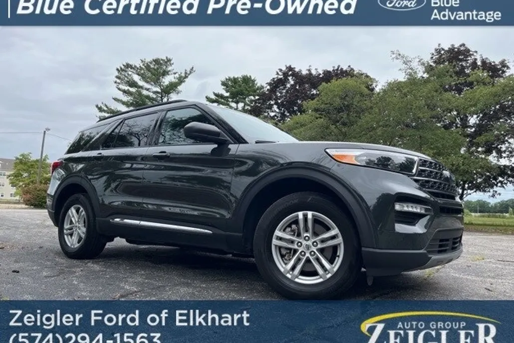 2023 Ford Explorer XLT photo 1