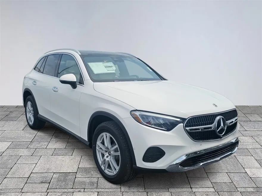 2025 Mercedes Benz GLC 300 photo 1