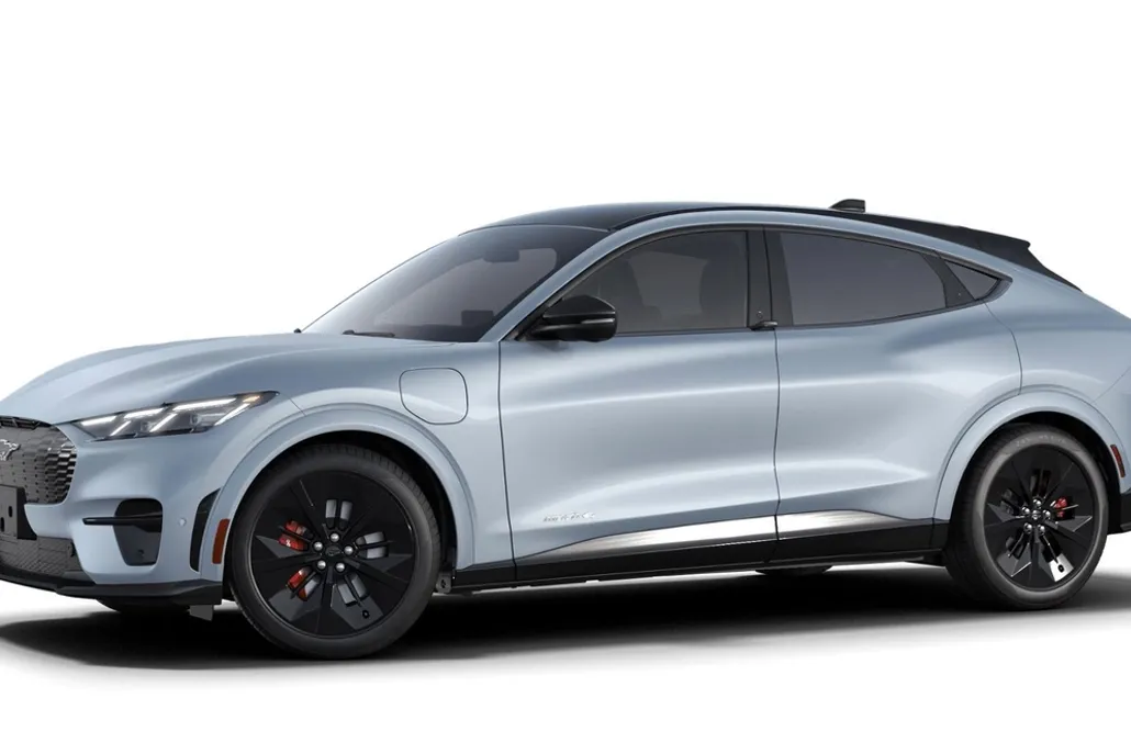 2025 Ford Mustang Mach-E GT photo 1