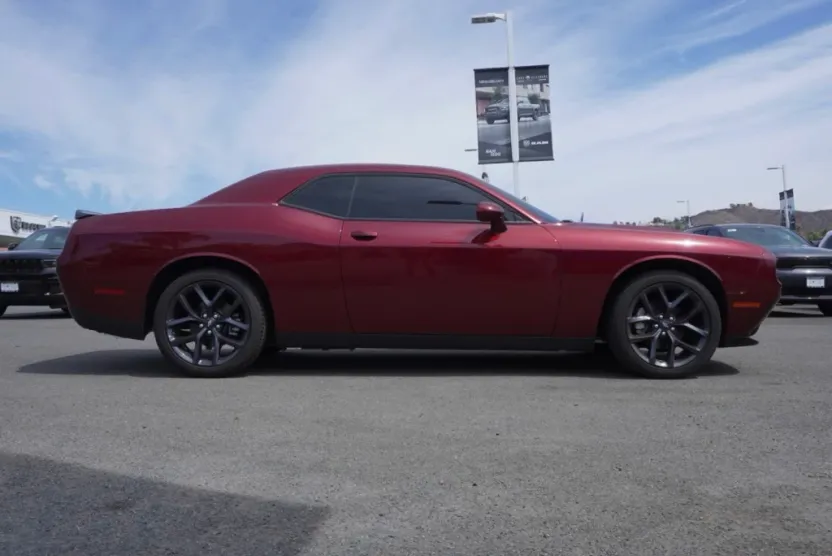 2023 Dodge Challenger SXT photo 1
