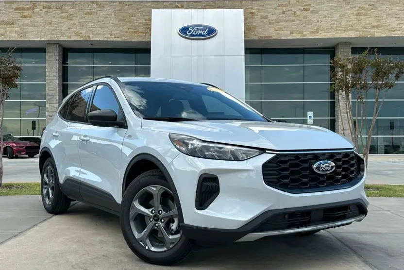 2025 Ford Escape ST-Line photo 1