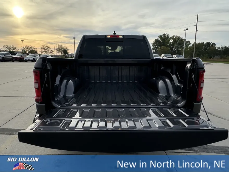 2025 Ram 1500 Tradesman photo 1