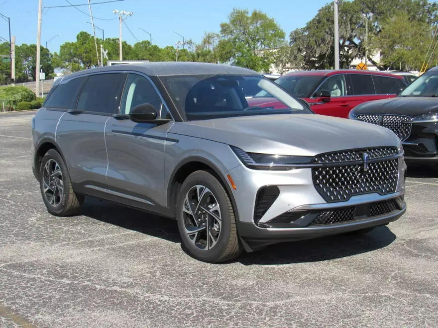 2025 Lincoln Nautilus Premiere photo 1