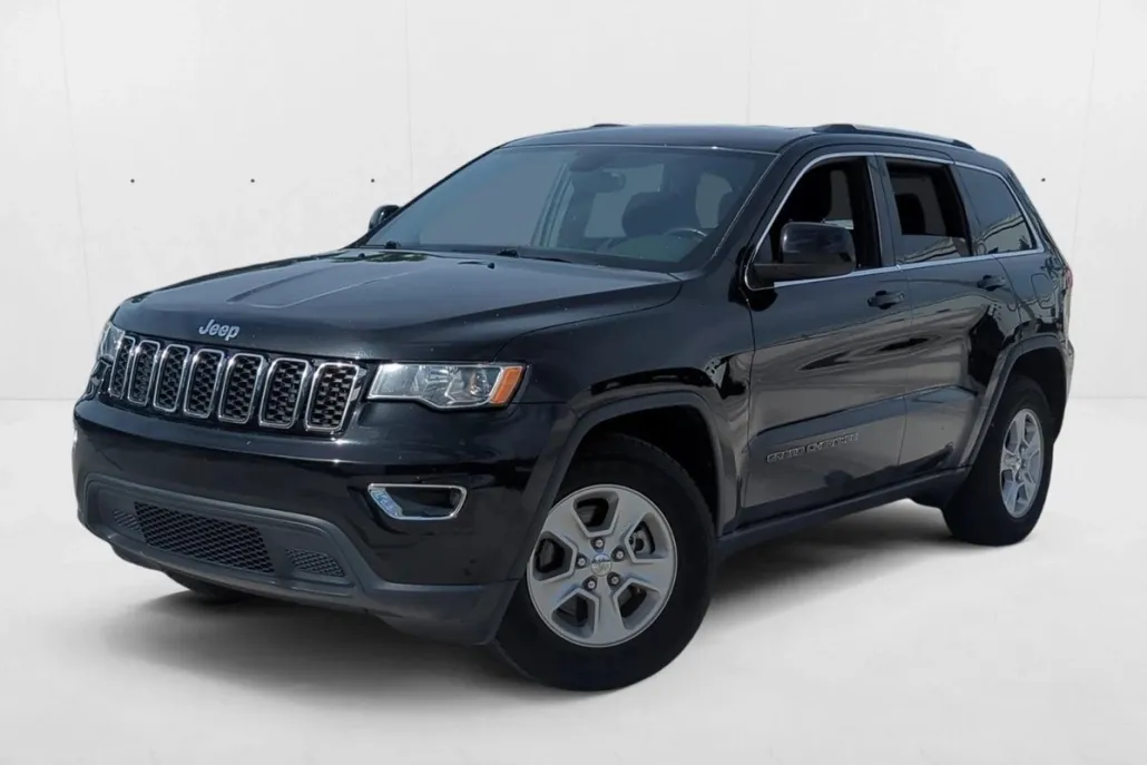 2017 Jeep Grand Cherokee Laredo Sport photo 1
