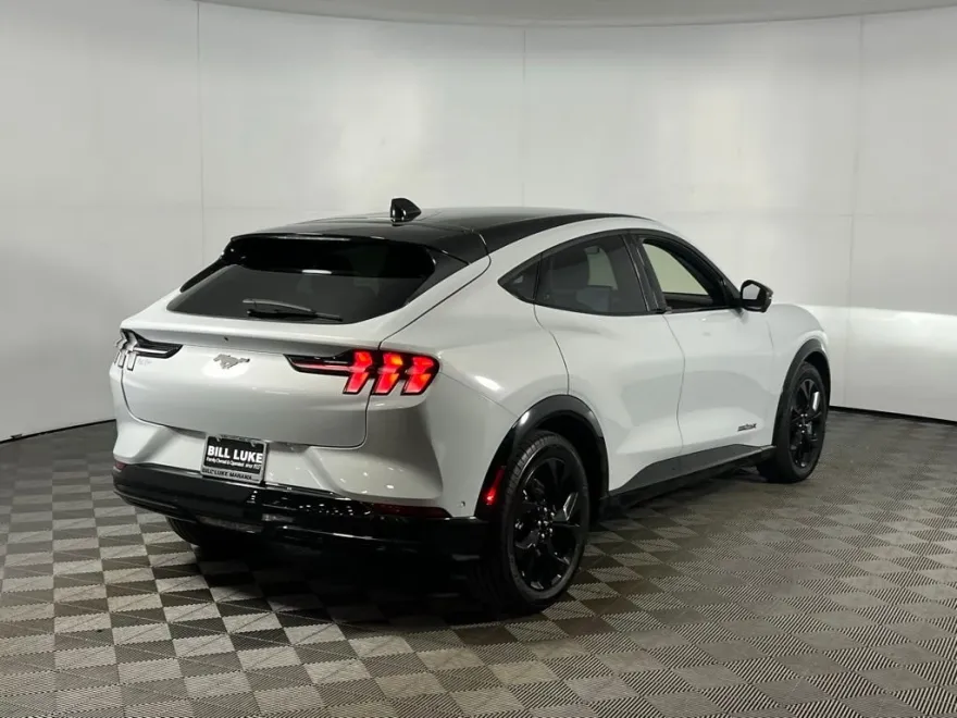 2023 Ford Mustang Mach-E Premium photo 1