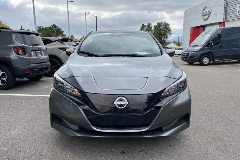 2023 Nissan Leaf S photo 1